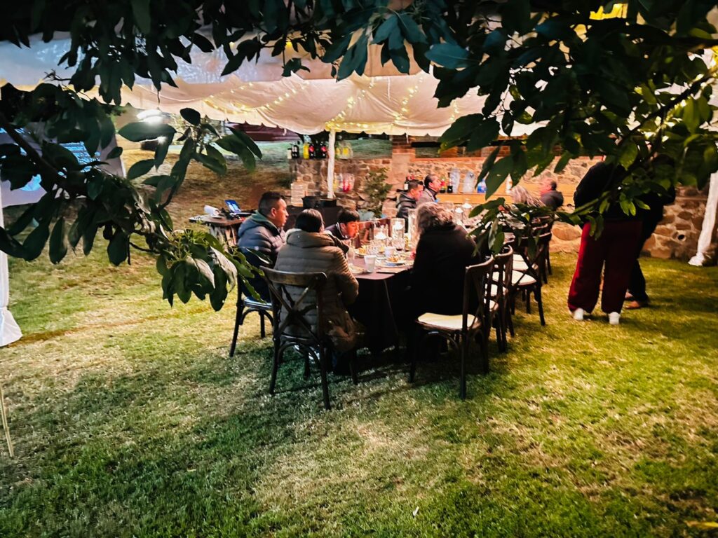 Evento en el jardín de Los Manzanos